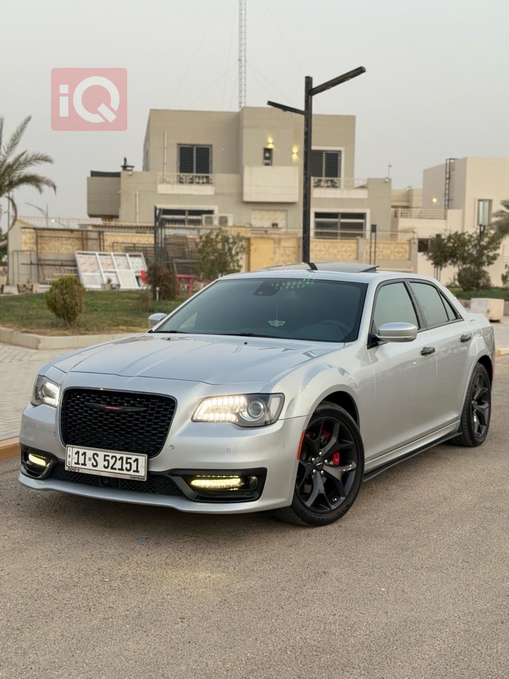 کرایسلەر 300